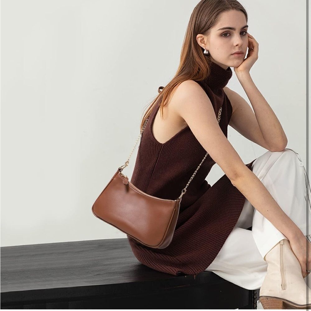 Elegant White Leather Shoulder Bag